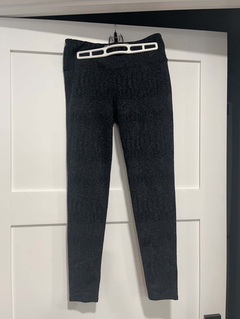 Athleta Elation High Rise Textured Zig Zag Leggings Size M